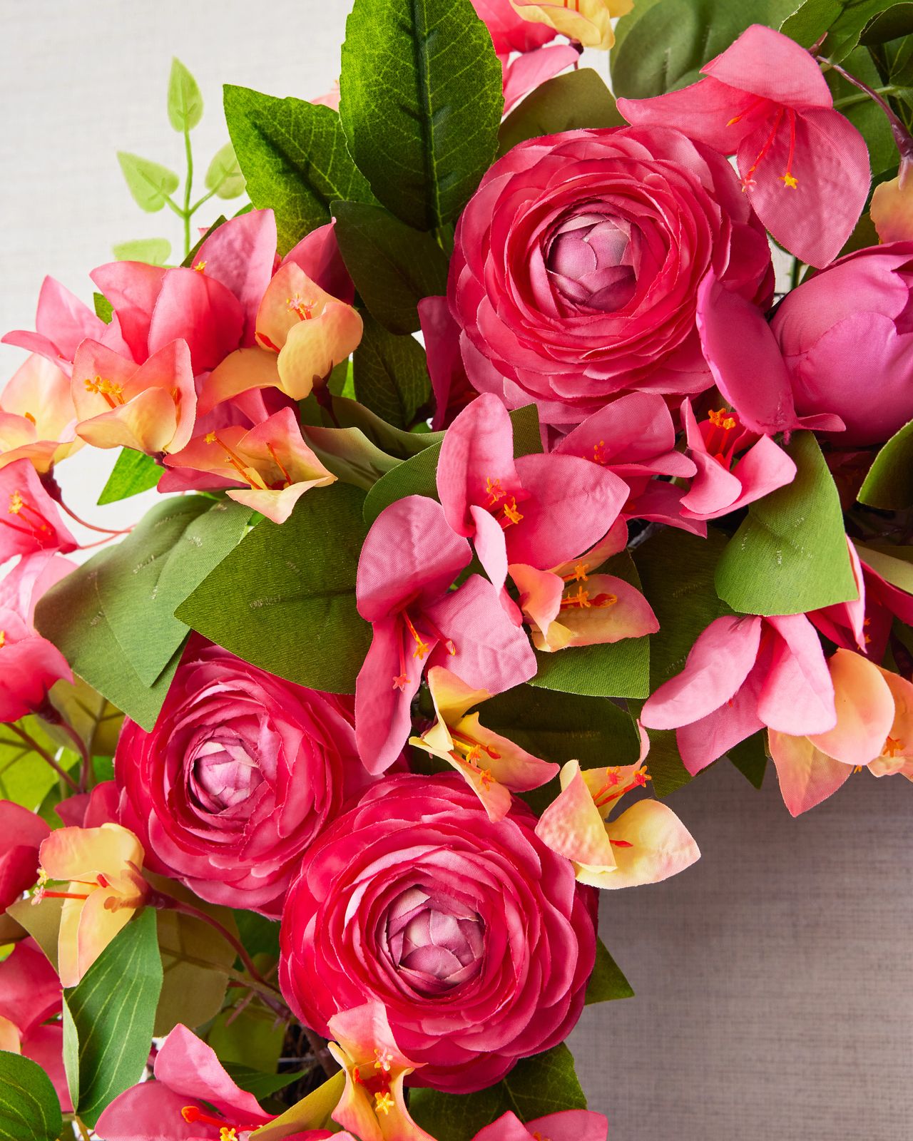 Guirlanda com flores artificiais 60cm