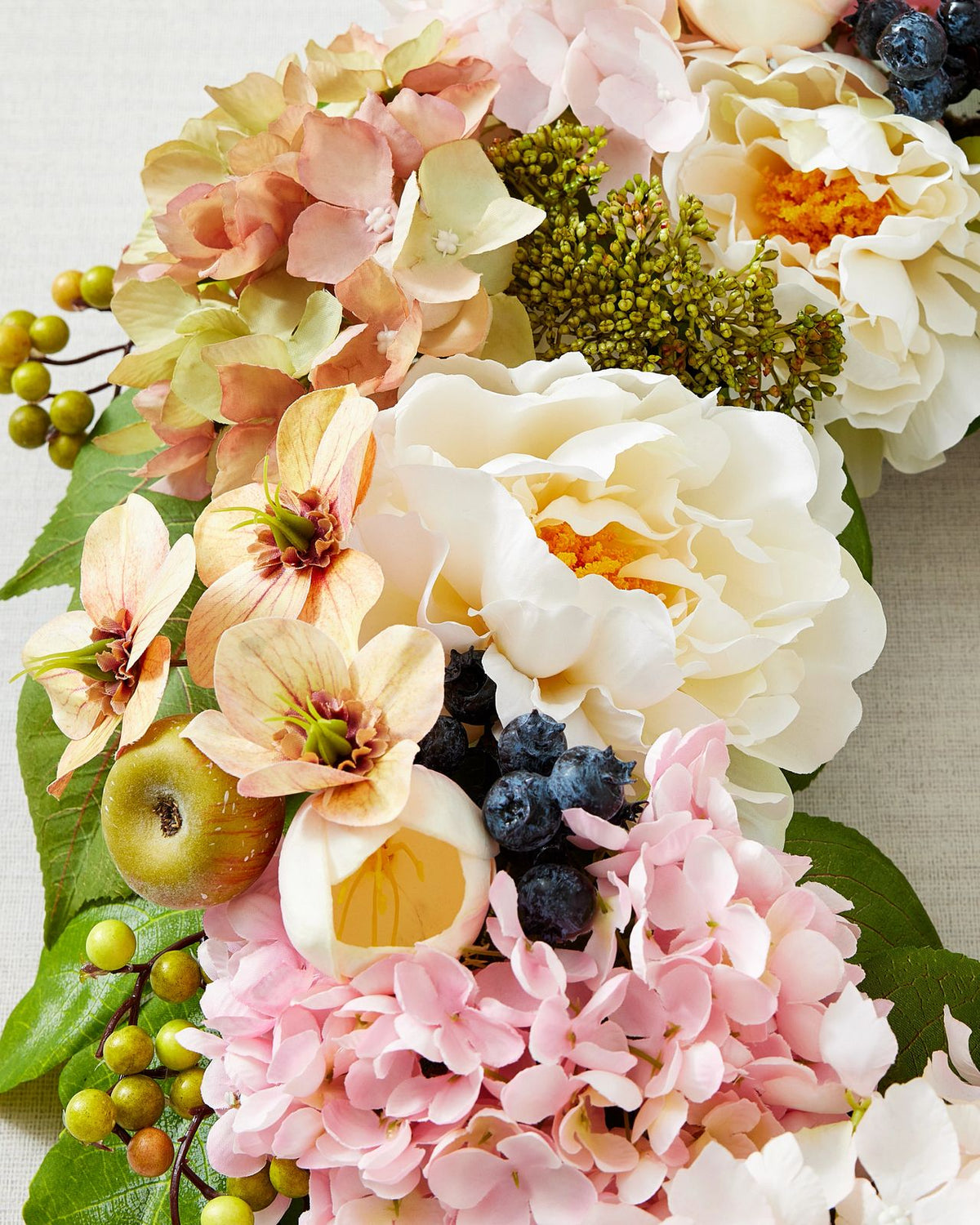 Guirlanda com flores artificiais 60cm